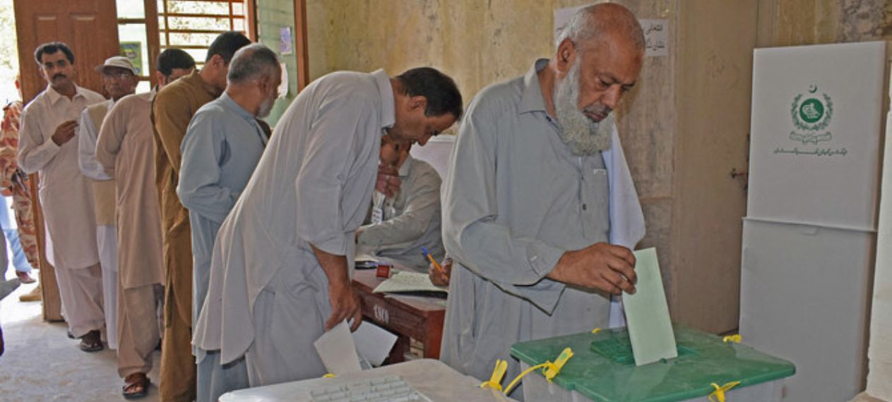 ECP Issues Code of Conduct to Deploy Troops Outside Polling Stations